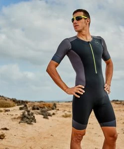 Zone 3 Zone3 - 2023 - Aquaflo Plus Short Sleeve Trisuit - Men's 11 Zone 3 Zone3 - 2023 - Aquaflo Plus Short Sleeve Trisuit - Men's -ZONE3 shop Aquaflo 17copy 60415.1675080420