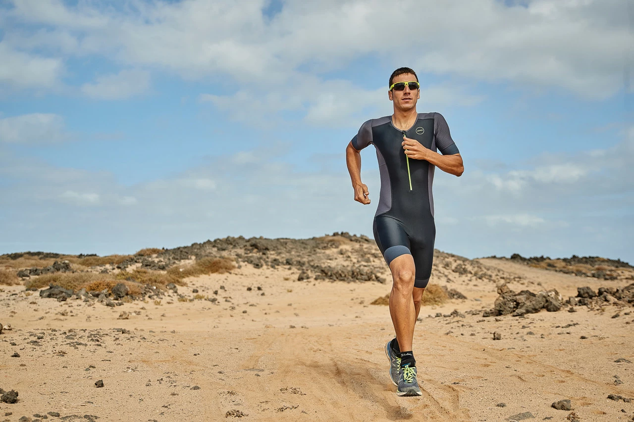 Zone 3 Zone3 - 2023 - Aquaflo Plus Short Sleeve Trisuit - Men's 7 Zone 3 Zone3 - 2023 - Aquaflo Plus Short Sleeve Trisuit - Men's - Image 7