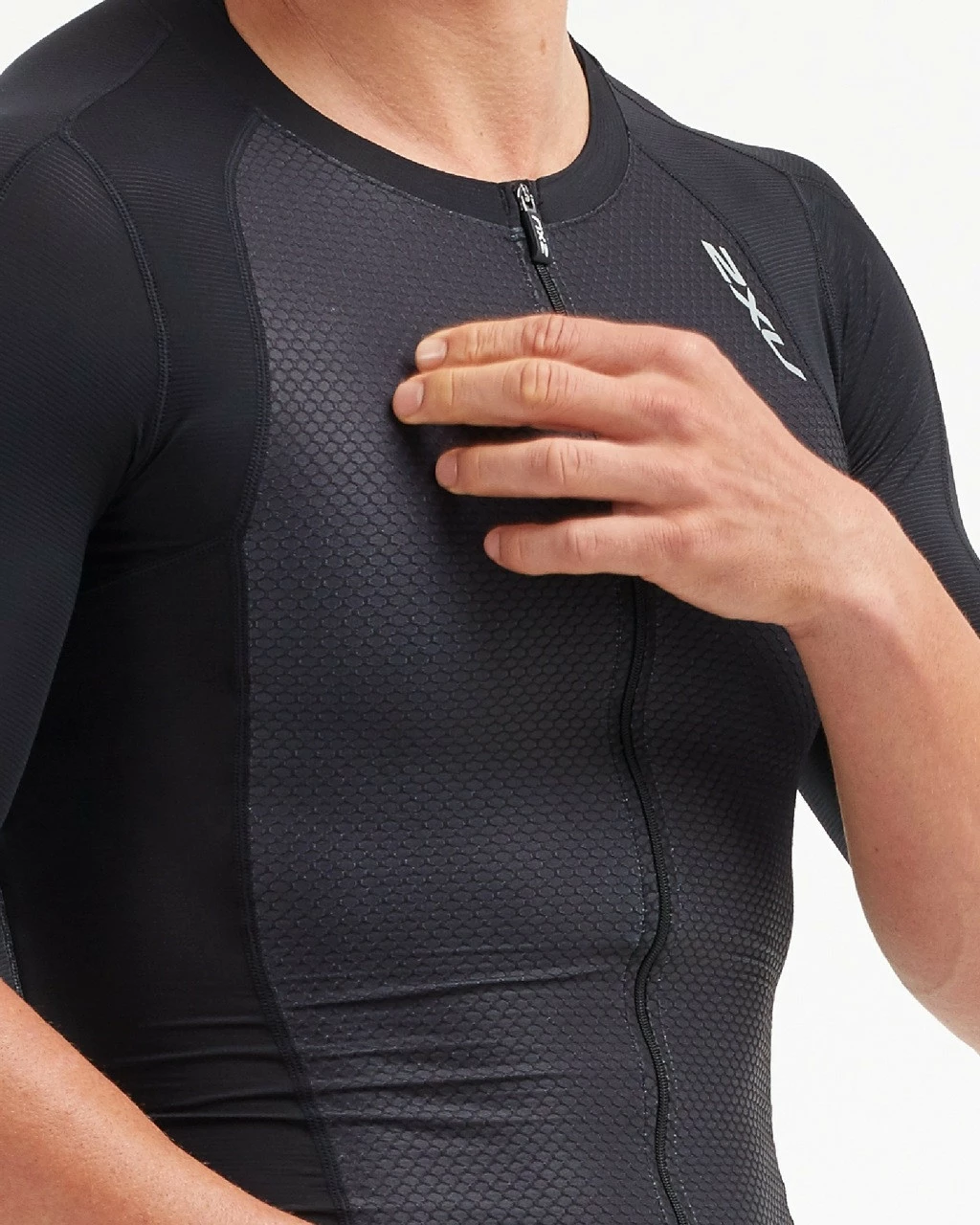 2XU - Compression Sleeved Top - Men's 19 2XU - Compression Sleeved Top - Men's - Image 19