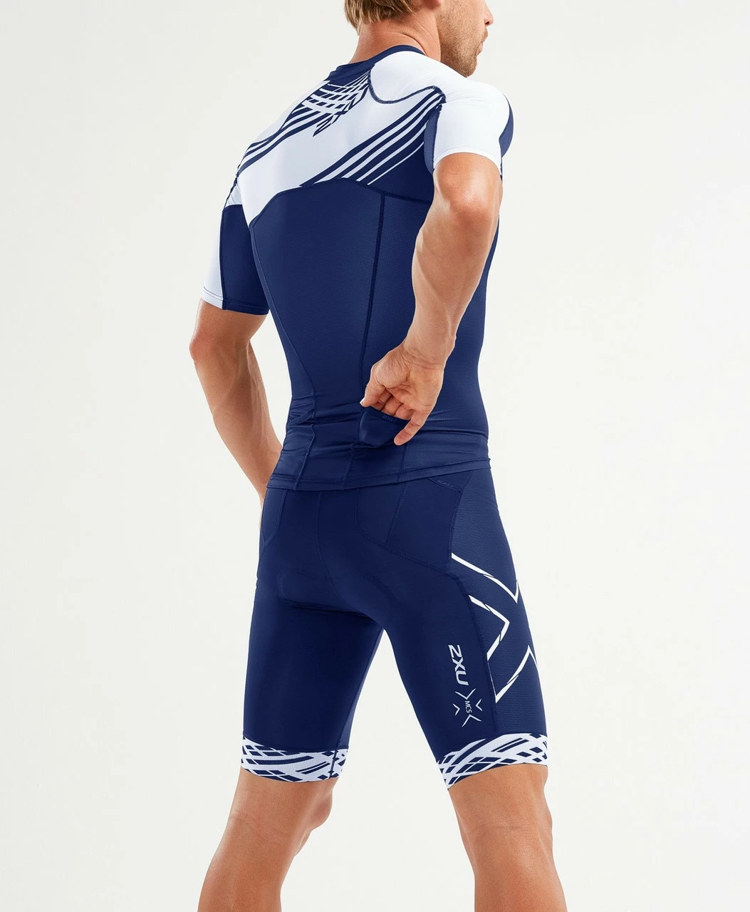 2XU - Compression Sleeved Top - Men's 9 2XU - Compression Sleeved Top - Men's - Image 9