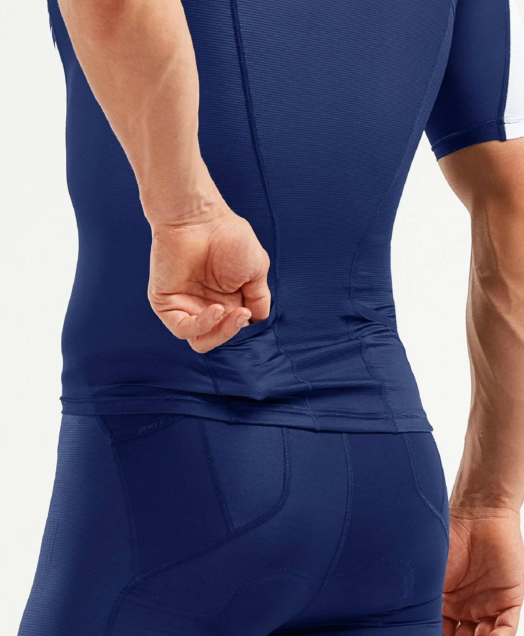 2XU - Compression Sleeved Top - Men's 11 2XU - Compression Sleeved Top - Men's - Image 11