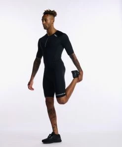 2XU - Aero Sleeved Trisuit - Men's - Black/White - 2023 -ZONE3 shop MT6426d BLK WHT 04 78766.1656402660