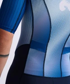 2XU - Aero Sleeved Trisuit - Men's - Midnight/White - 2023 46 2XU - Aero Sleeved Trisuit - Men's - Midnight/White - 2023 -ZONE3 shop MT6426d MDN WHT 22 80143.1666343158