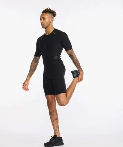 2XU - Light Speed Tech Sleeved Trisuit - Men's - Black/Gold - 2023 47 2XU - Light Speed Tech Sleeved Trisuit - Men's - Black/Gold - 2023 -ZONE3 shop MT6633d BLK GLD 04 1 44707.1653898730
