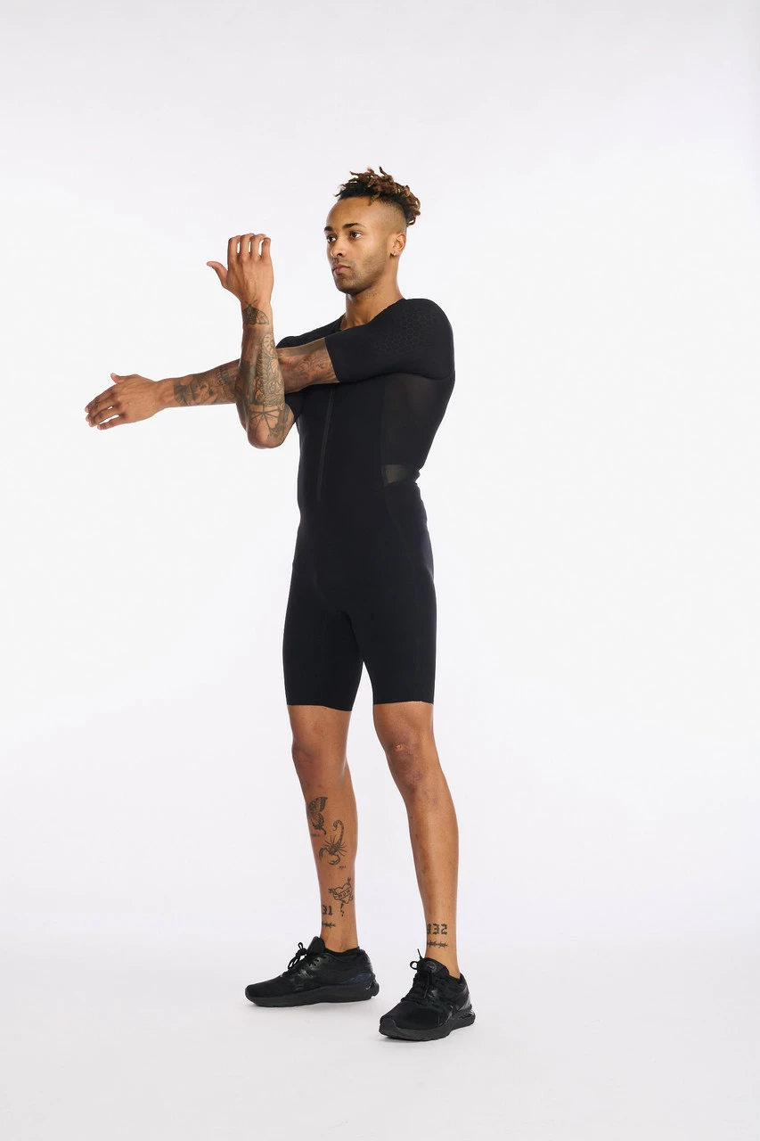 2XU - Light Speed Tech Sleeved Trisuit - Men's - Black/Gold - 2023 2 2XU - Light Speed Tech Sleeved Trisuit - Men's - Black/Gold - 2023 - Image 2