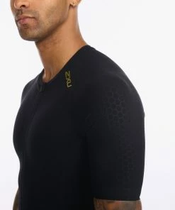 2XU - Light Speed Tech Sleeved Trisuit - Men's - Black/Gold - 2023 62 2XU - Light Speed Tech Sleeved Trisuit - Men's - Black/Gold - 2023 -ZONE3 shop MT6633d BLK GLD 15 92726.1653898730