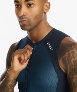 2XU - Light Speed Front Zip Trisuit - Men's - Outerspace/White 33 2XU - Light Speed Front Zip Trisuit - Men's - Outerspace/White -ZONE3 shop MT6660d OUT WHT 16 56517.1652689604