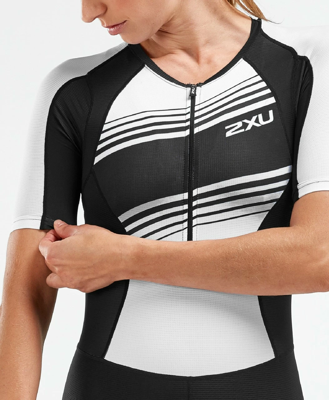 2XU - Compression Sleeved Trisuit - Women's 9 2XU - Compression Sleeved Trisuit - Women's - Image 9