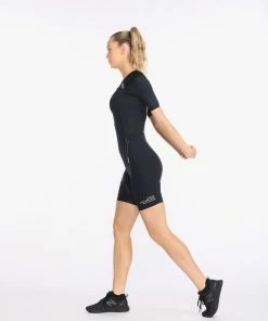 2XU - Aero Sleeved Trisuit - Women's - Black/Hyper Coral -ZONE3 shop WT6431d BLK HYC 07 46348.1652774385