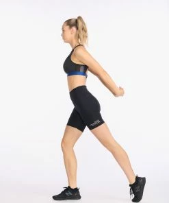 2XU - Aero 7 Inch Tri Short - Women's - Black/Peach Whip 24 2XU - Aero 7 Inch Tri Short - Women's - Black/Peach Whip -ZONE3 shop WT6435b BLK PCW 07 18630.1646143112