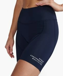 2XU - Aero 7 Inch Tri Short - Women's - Midnight/White 9 2XU - Aero 7 Inch Tri Short - Women's - Midnight/White -ZONE3 shop WT6435b MDN WHT 21 46076.1646143104