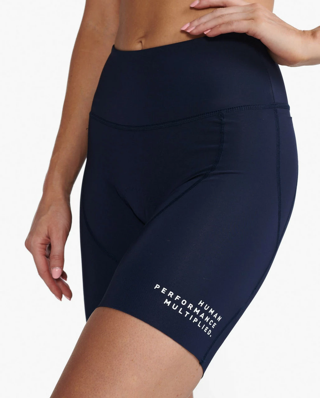 2XU - Aero 7 Inch Tri Short - Women's - Midnight/White 4 2XU - Aero 7 Inch Tri Short - Women's - Midnight/White - Image 4