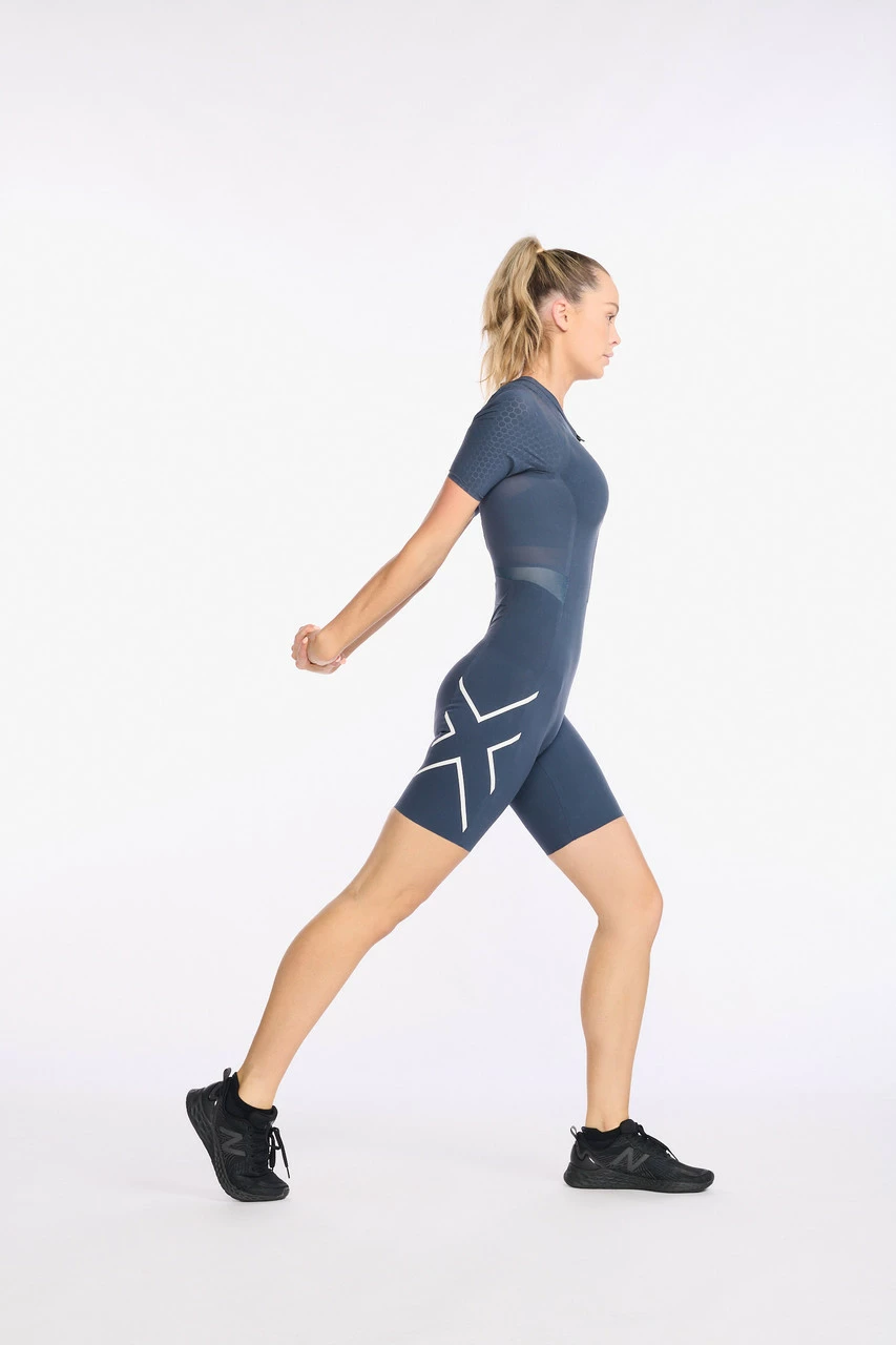 2XU - Light Speed Tech Sleeved Trisuit - Women's - Outerspace/White Reflective - 2023 18 2XU - Light Speed Tech Sleeved Trisuit - Women's - Outerspace/White Reflective - 2023 - Image 18