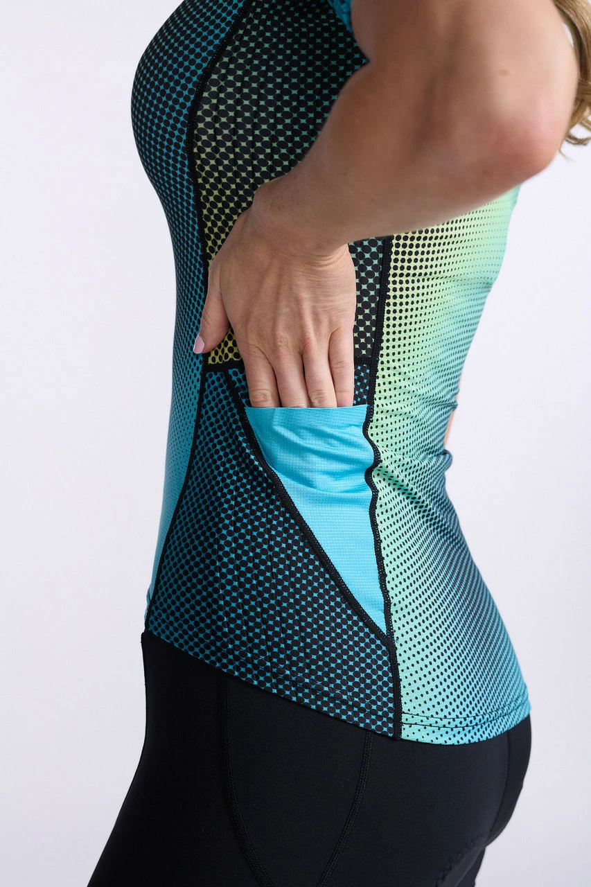 2XU - Aero Tri Sleeved Top - Women's - Cyan/White - 2023 4 2XU - Aero Tri Sleeved Top - Women's - Cyan/White - 2023 - Image 4