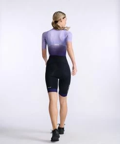 2XU - Light Speed Sleeved Trisuit - Women's - Parachute/White - 2023 -ZONE3 shop WT7018d PAR WHT 10 82255.1666342821