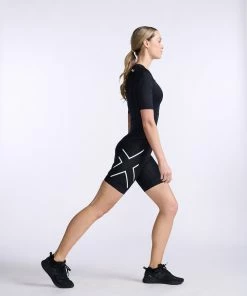 2XU - Core Sleeved Trisuit - Women's - Black/White - 2023 -ZONE3 shop WT7042d BLK WHT 12 17710.1666342811